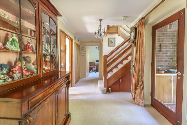 4, Abbotts Close, Andover photo 4