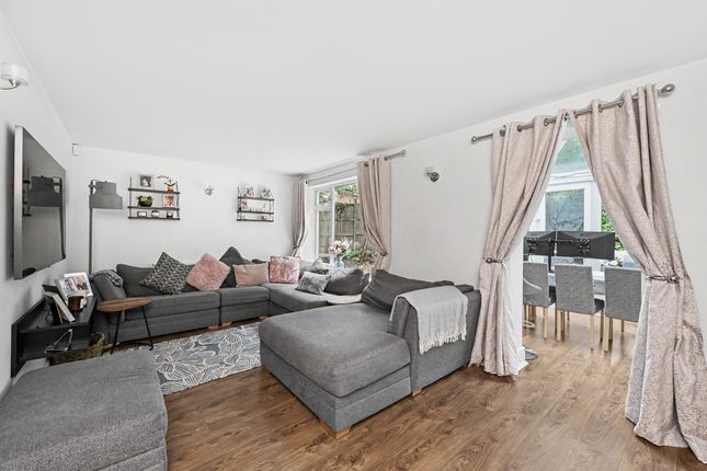9, Lycrome Lane, Chesham photo 4
