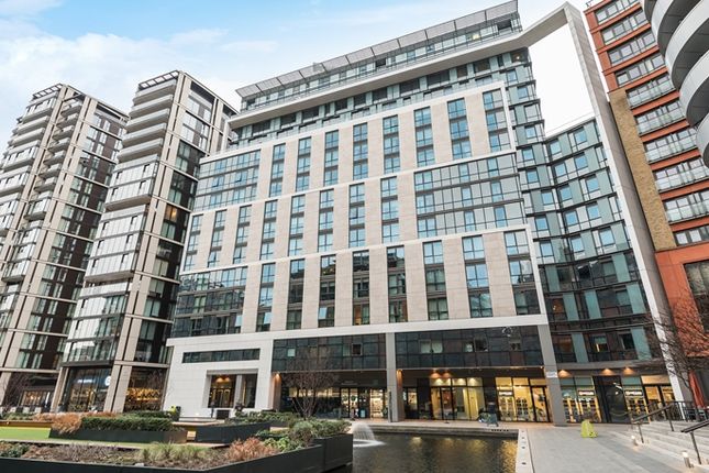 Flat to rent in Merchant Square, London W2