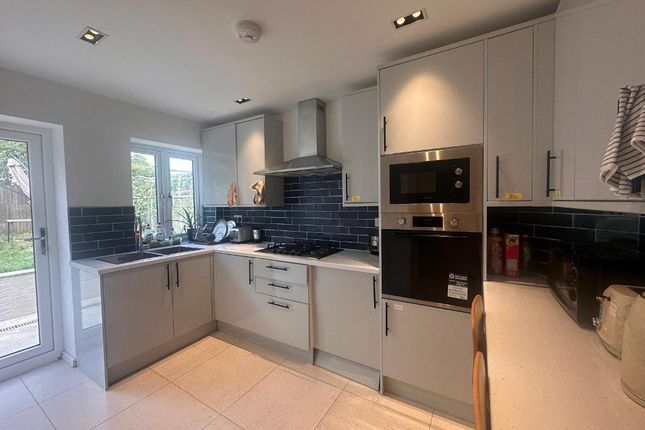 181, Old Oak Common Lane, London photo 3