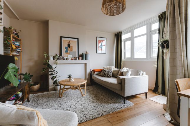 56A, Ballance Road, London photo 4