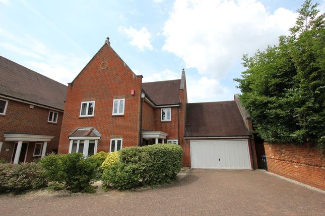 Thumbnail Detached house to rent in Kemsley Chase, Farnham Royal, Slough