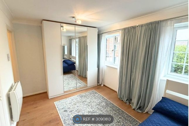 Heron Court Wilkins Close, Mitcham photo 4