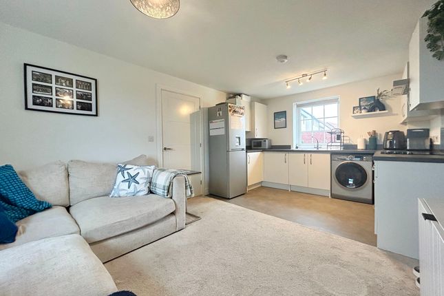 3 Osprey House, Kingfisher Rise, Cranbrook photo 2