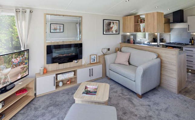 Thumbnail Mobile/park home for sale in Milford On Sea, Hampshire