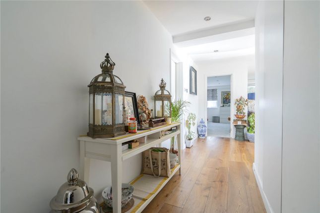 10 Gloucester House,, Courtlands, Richmond photo 4