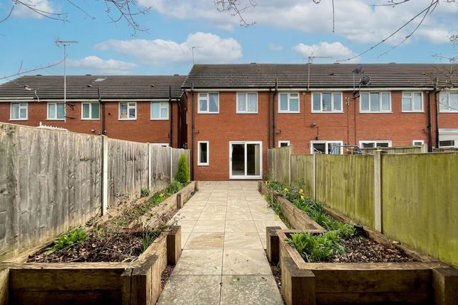6 Richmond Mews Stafford Close, Stone photo 4