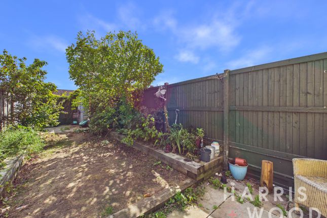 42 Clacton Road, St. Osyth, Essex photo 4