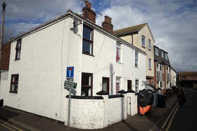 2-bed terraced on North Market Road, Great Yarmouth, £800/mo