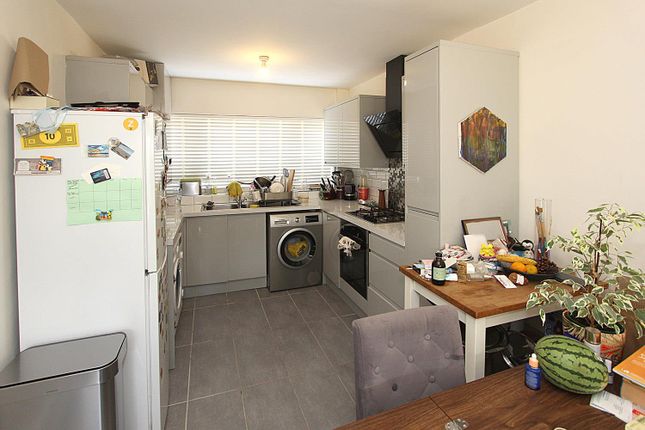 4, Tenbury Court, Wolverhampton photo 4