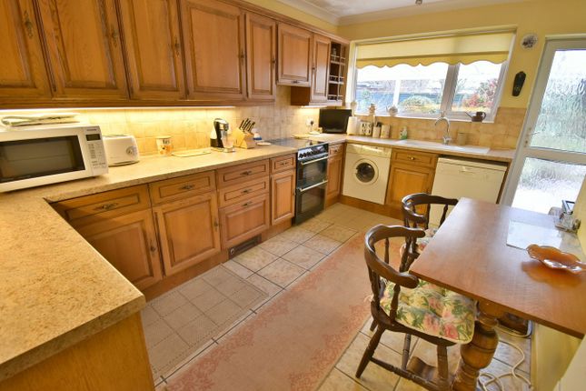 18, Stalbridge Drive, Ferndown photo 4