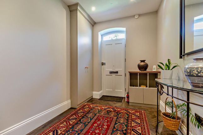 8646631-Interior02-800.Jpg