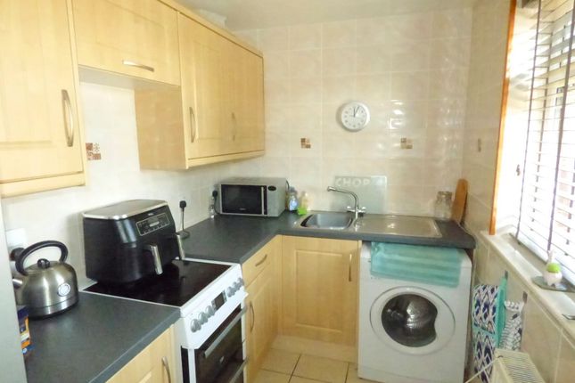 19, Rossefield Avenue, Leeds photo 5