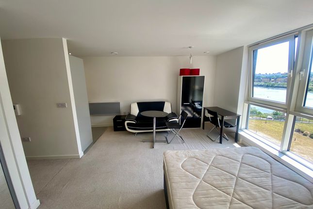 55, Cardiff photo 5