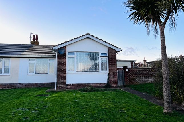2-bed bungalow on Pevensey, £1,400/mo