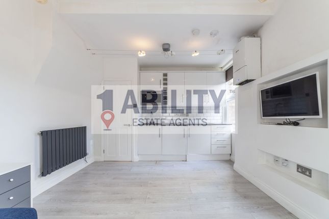 Flat One, Devonshire House, London photo 4