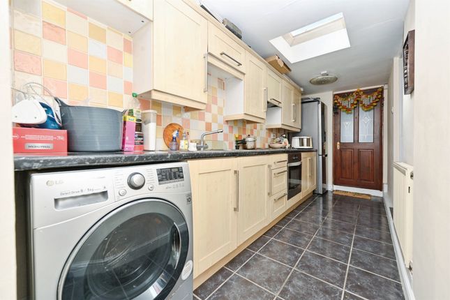 22, Codicote Drive, WATFORD photo 3