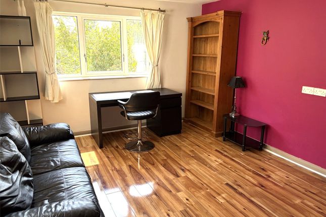 43, Howard Road, Coulsdon photo 4