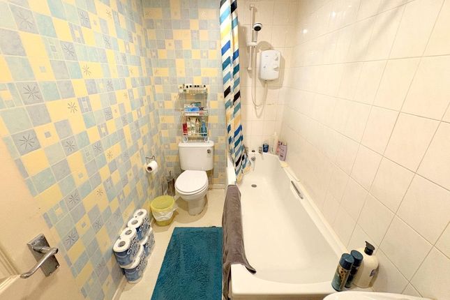 9, Churchside, Farnworth photo 3