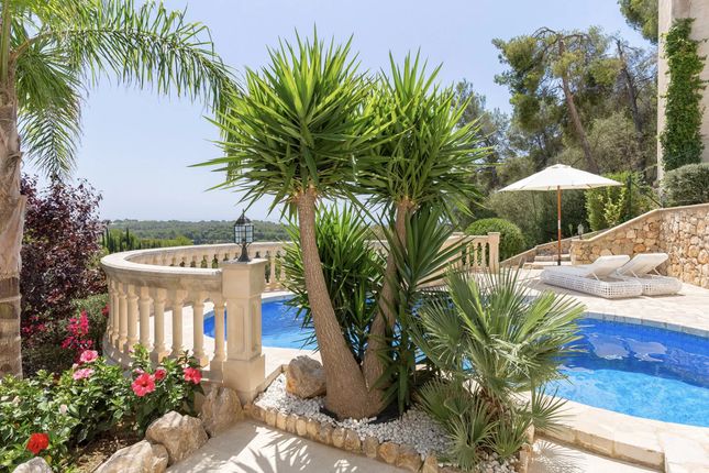 Villa for sale in Portals Nous, South West, Mallorca