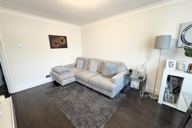 9, West View Court, Borehamwood photo 4