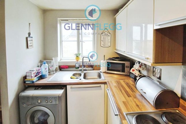9, Eaton Avenue, Burnham photo 5