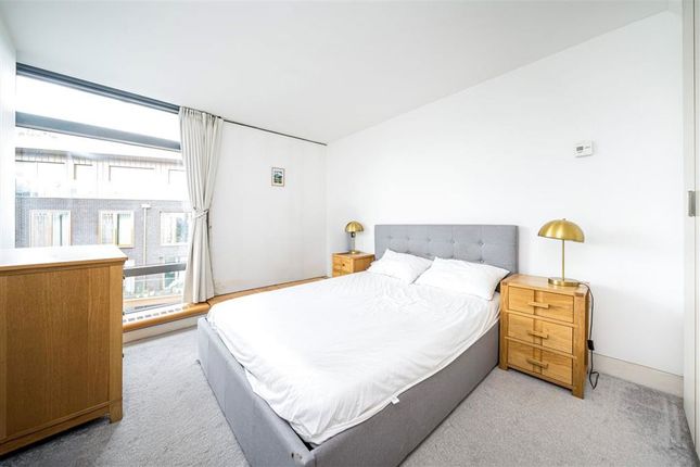 Flat A40, Parliament View Apartments, 1, Albert Embankment, London photo 4