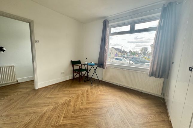 Flat to rent in Hornchurch Road, Hornchurch