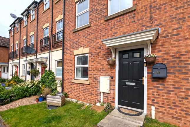 Thumbnail Town house to rent in High Hazel Drive, Mansfield, Nottinghamshire