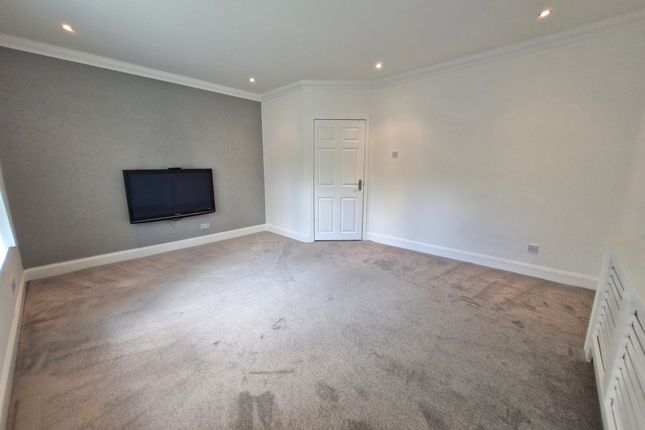 586, Glasgow photo 2