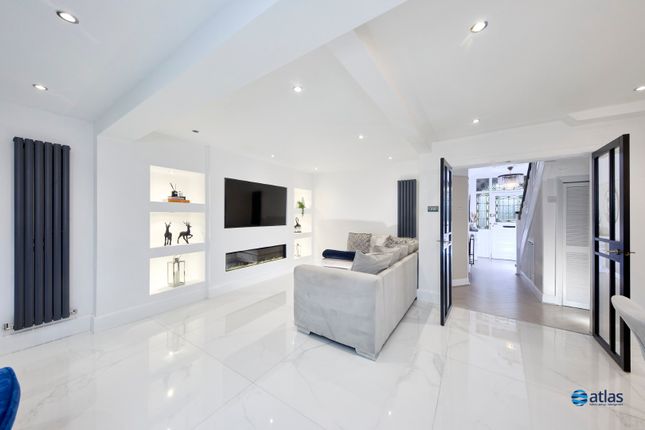 Kitchen / Living Area