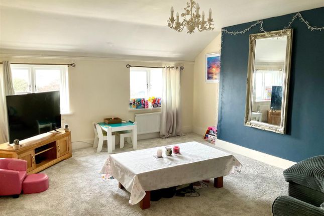 Flat for sale in Victoria Park, Dover