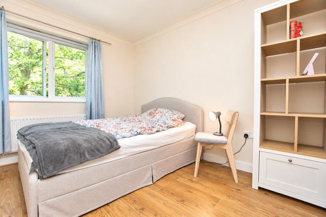 Flat 13, Cavendish Place,, St. Marys Way, Guildford photo 4