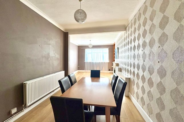 Lakefield Place, Llanelli photo 4