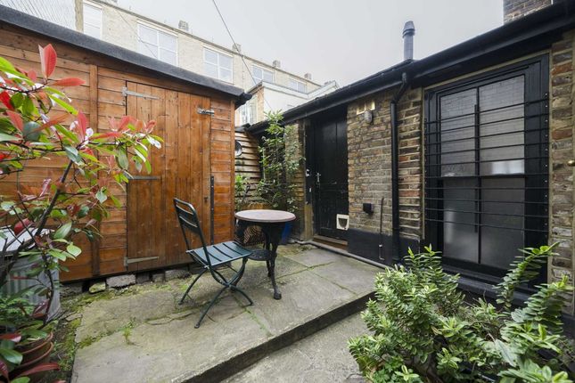 Terraced house for sale in Shacklewell Lane, London