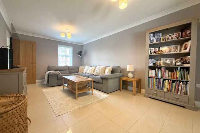 70 Tan Y Bryn Gardens, Aberdar photo 3