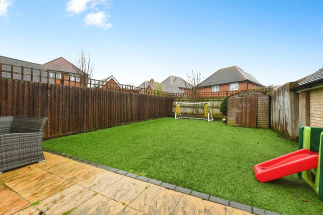 4, Broomfield Way, Essex photo 4