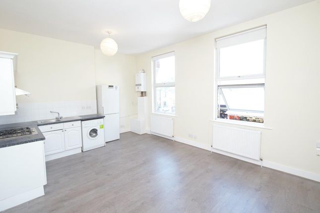 Flat to rent in Brent Street, London