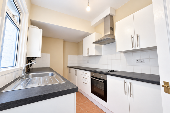 Flat 1, 26 Vicarage Crescent, Margate photo 2