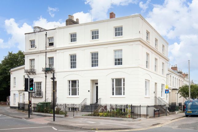 Flat to rent in Grosvenor Place South, Cheltenham