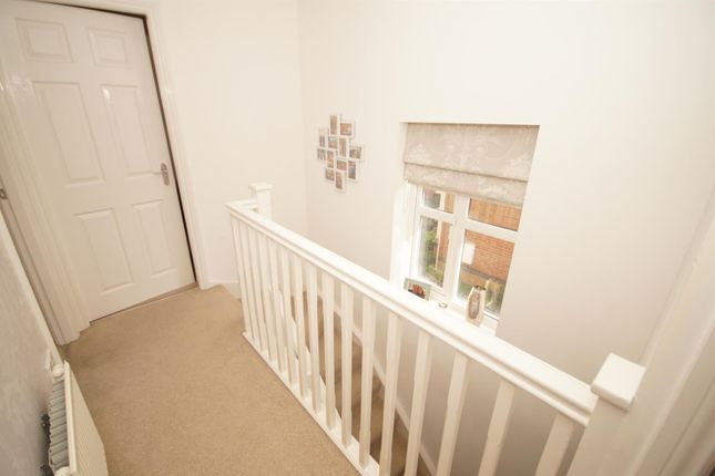 Town house to rent in Hadleigh Green, Lostock, Bolton