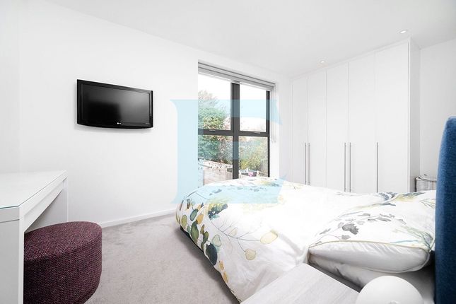 Flat 4,,, Sarason Apartments, Mill Hill photo 3