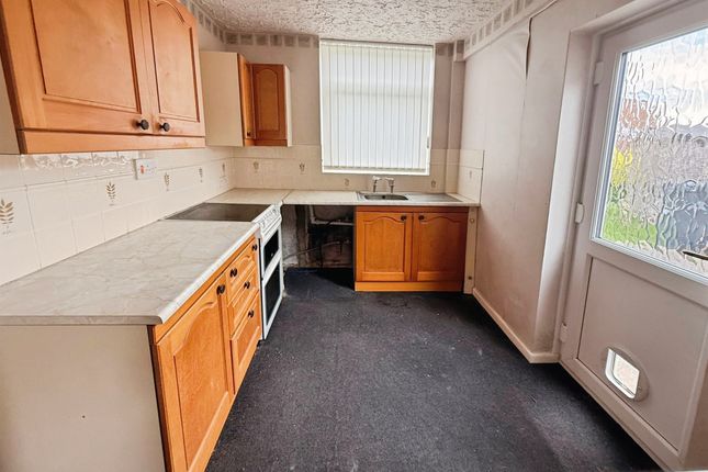 13, Winston Drive, Yeovil photo 5