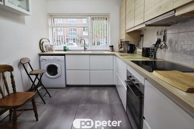 Flat 2, Sutherland Mansions, Park Lane, Cardiff photo 2
