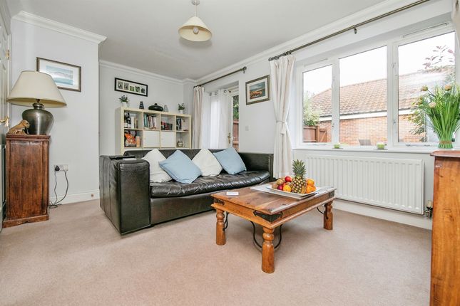 Town house for sale in Grant Rise, Woodbridge