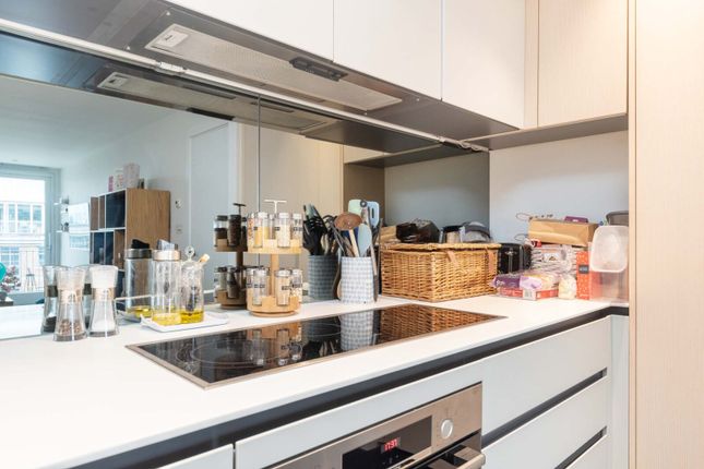 Flat for sale in Wharf Road, Islington