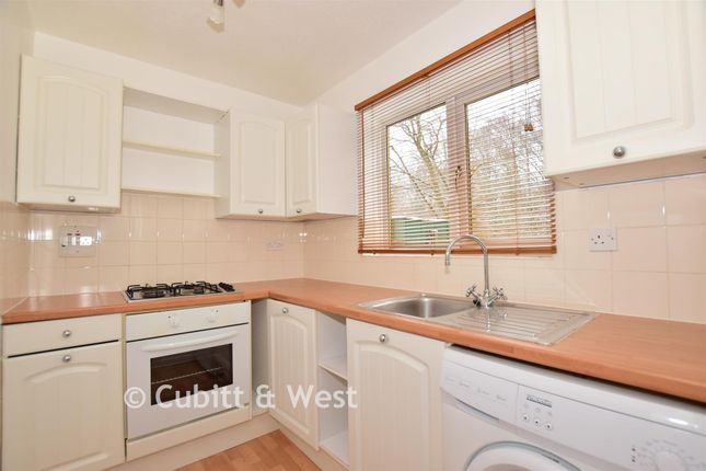 29, Brooklands Road, Crawley photo 4