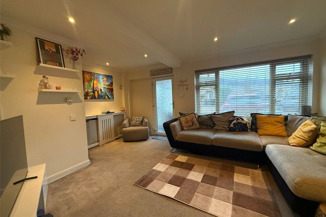 66, Whinfell Way, Gravesend photo 2