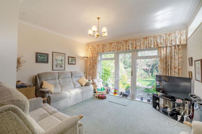 22, Brookside Glen, Chesterfield photo 3