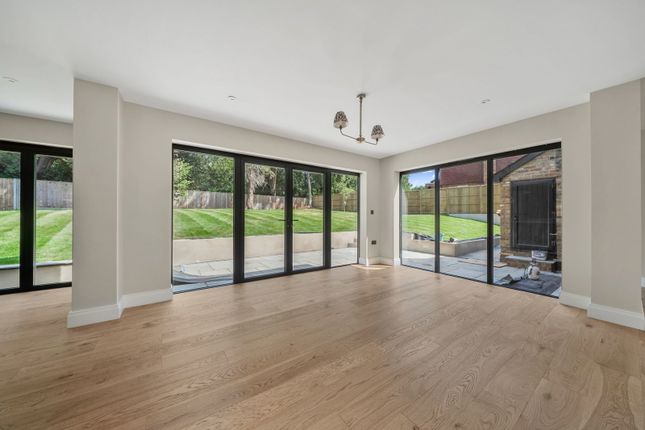The Paddock, Paddock Grove, Effingham photo 4